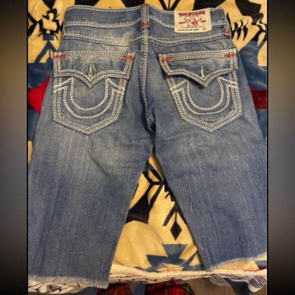 Men’s true religion shorts size 30. - Picture 2 of 2